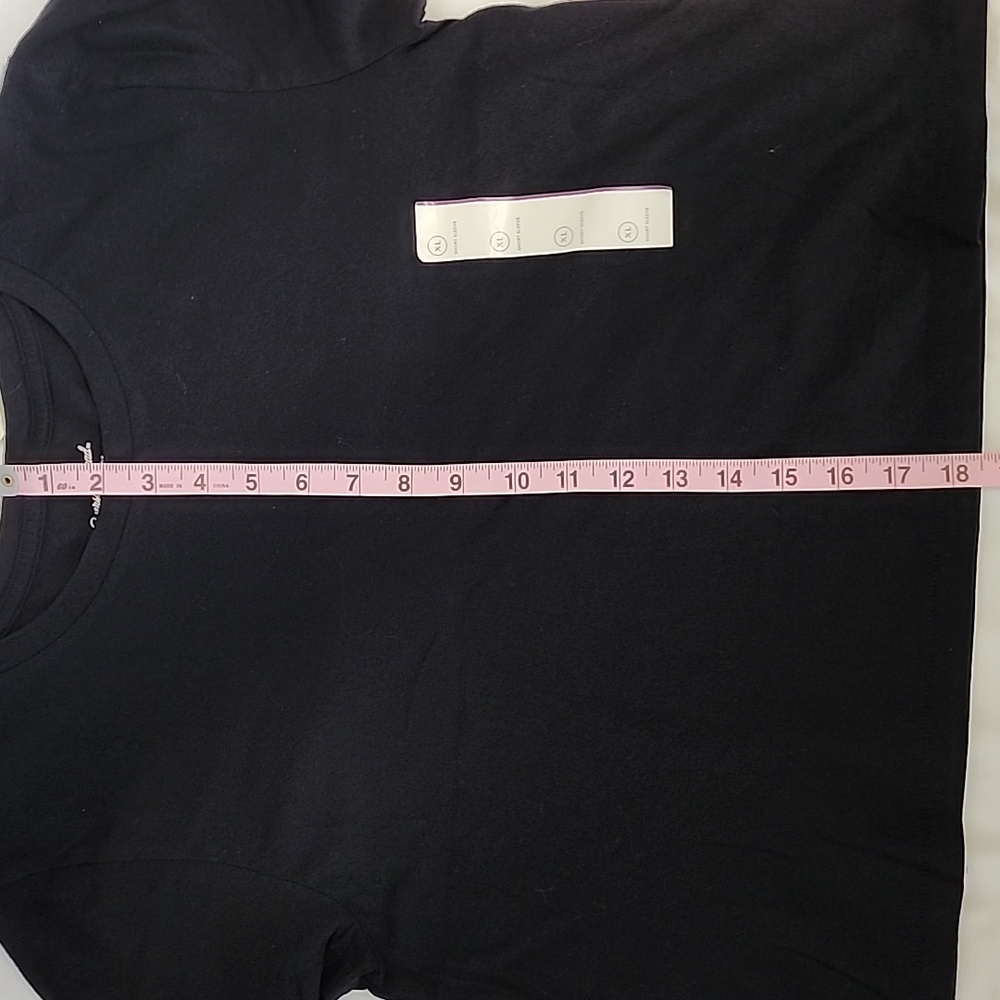 Universal Thread Black Crop Top - Picture 4 of 6